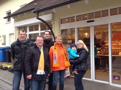 Wahlkampfstand vor der Bckerei Keppler